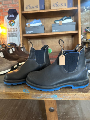 Blundstone Classic #2343 Chelsea Boot/ Black & Blue